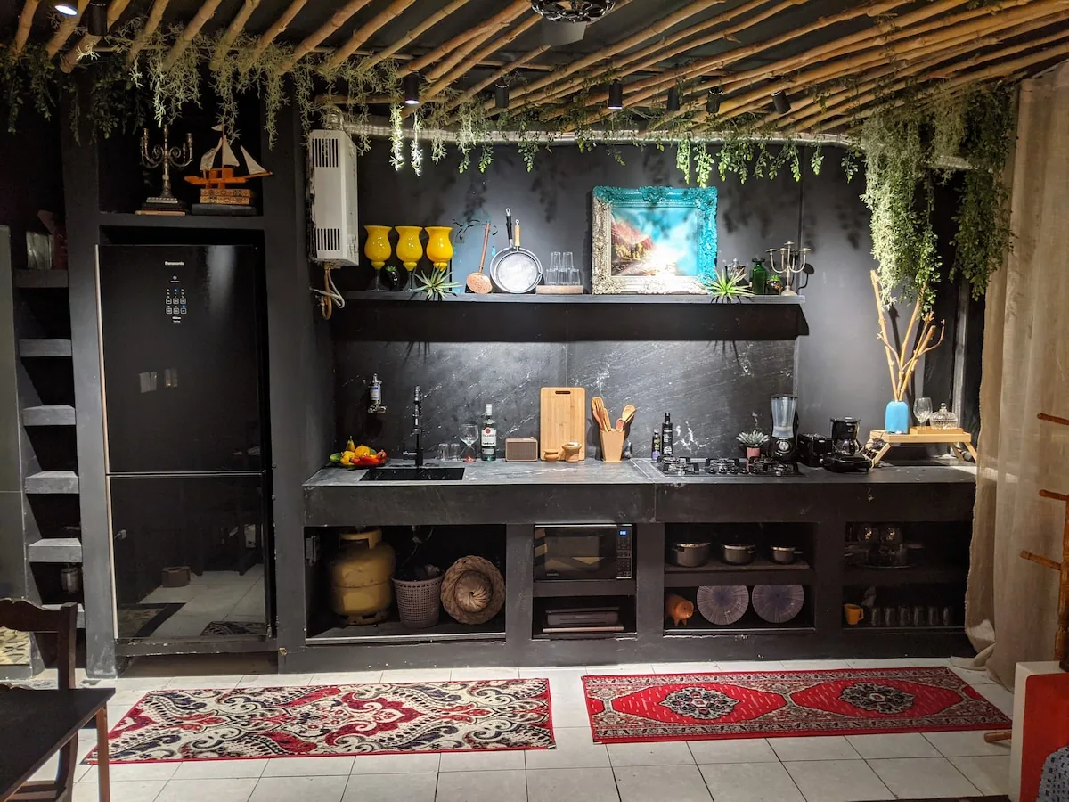 Cozinha gourmet feita em granito — Penthouse Jacuzzi ao Lado do Elevador, Salvador, Bahia