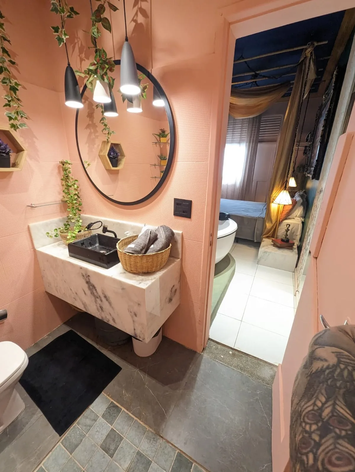 Banheiro completo — Loft histórico ao lado do Elevador Lacerda, Salvador, Bahia